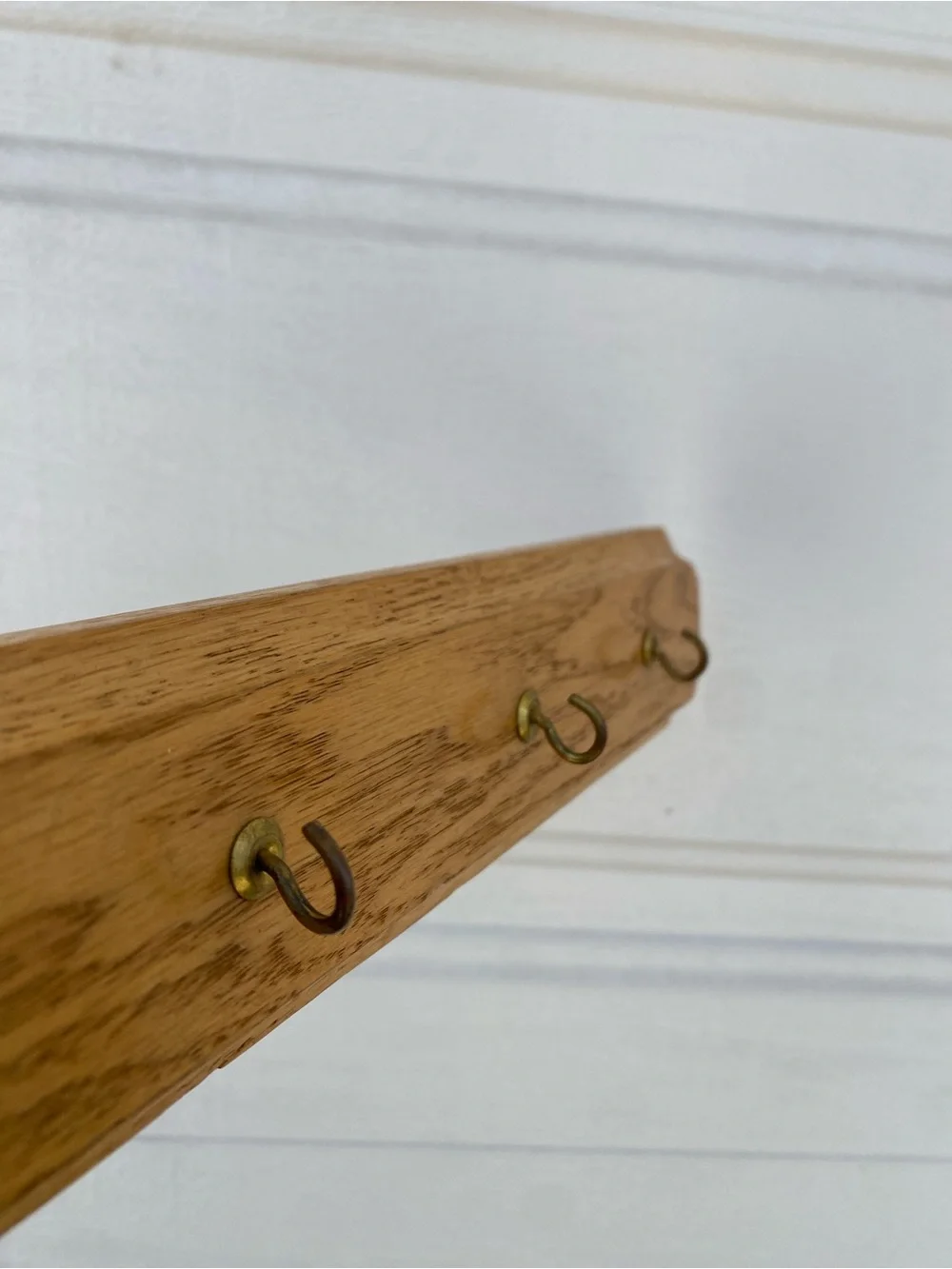 Oak Wall Hook Rack Apron Holder
